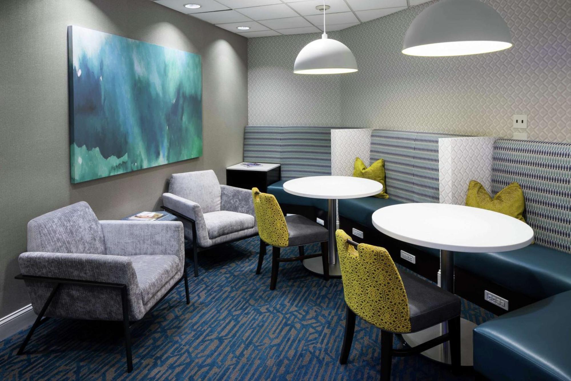 Hampton & Miami-doral Dolphin Mall Hotel Sweetwater